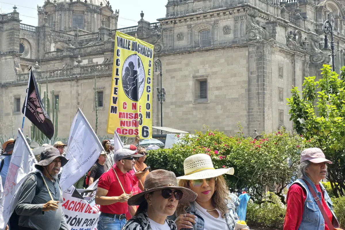 Personas en marcha en CDMX. Foto: Mario Flores