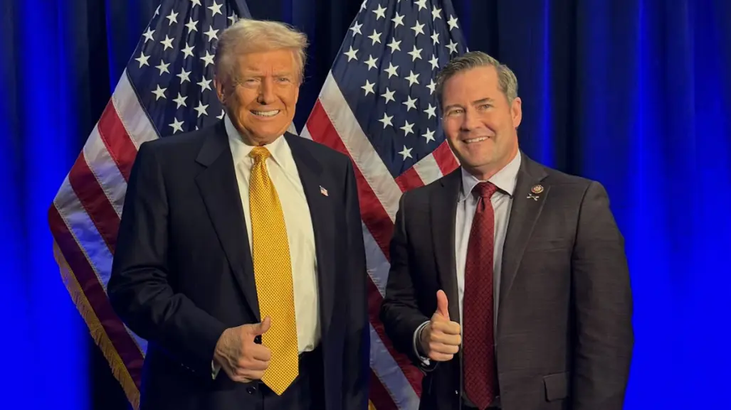 JD Vance desmiente despido de Mike Waltz