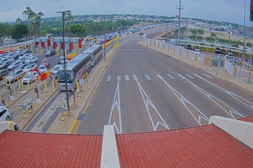 Largas filas en el puente Juárez Lincoln | Foto FB