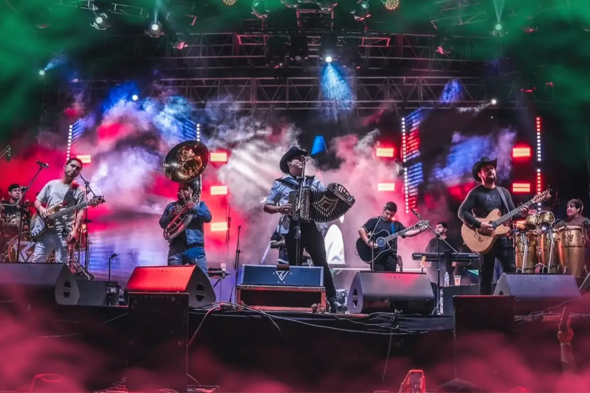 Remmy Valenzuela en concierto (Foto: IG @remmyvalenzuela / Canva)