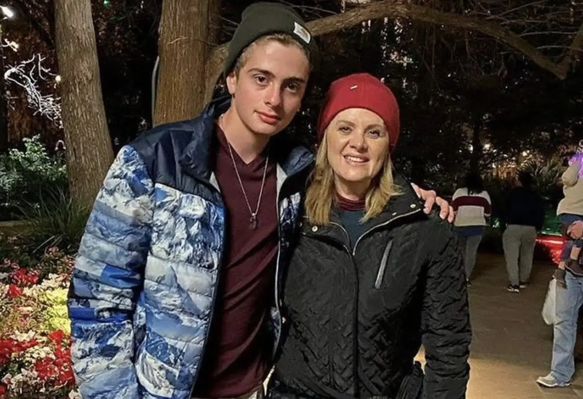 Nicolás Buenfil revela que le es difícil controlar su adicción al vapeador Foto: IG Nicolás Buenfil