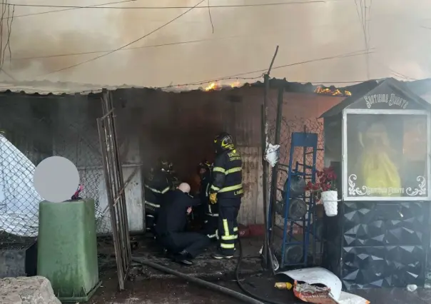 Se registra fuerte incendio afuera de la estación Lindavista del Metro CDMX, consume casas cercanas 
