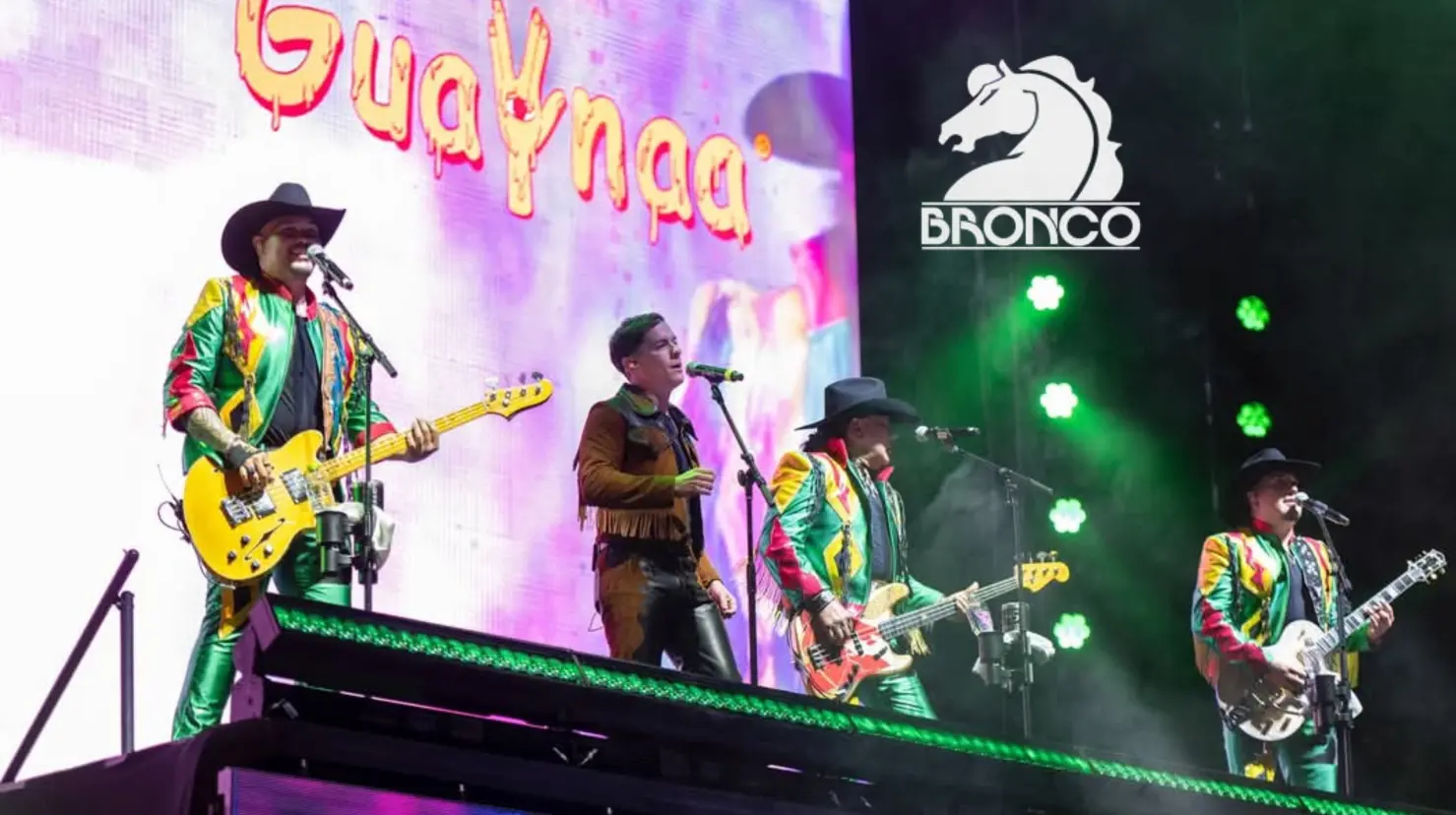 Con estilo tamaulipeco Guaynaa y Bronco salen al escenario FOTO| Victoria Jiménez