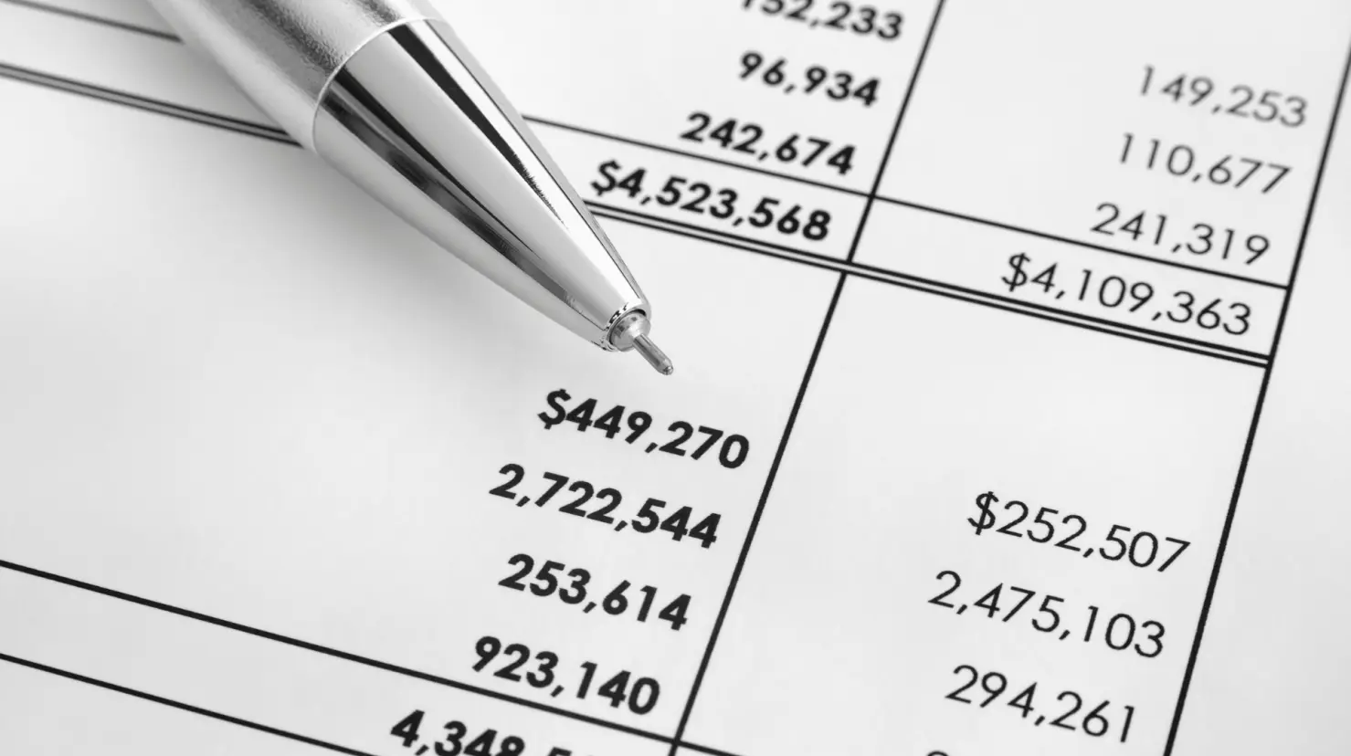 SAT convoca a empresas a cumplir con dictamen de estados financieros. Foto: Canva