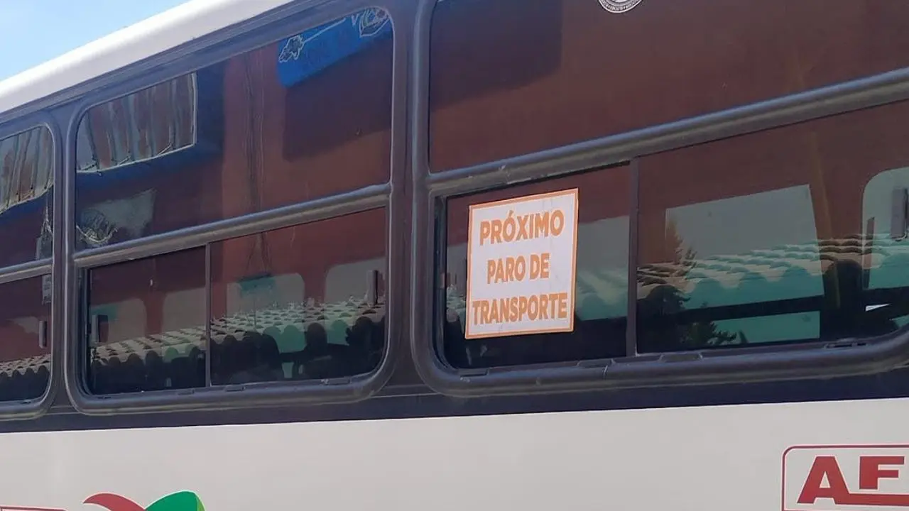 Transportistas del Edomex presionan con bloqueos por aumento de tarifa. Foto: Milenio Estado de México