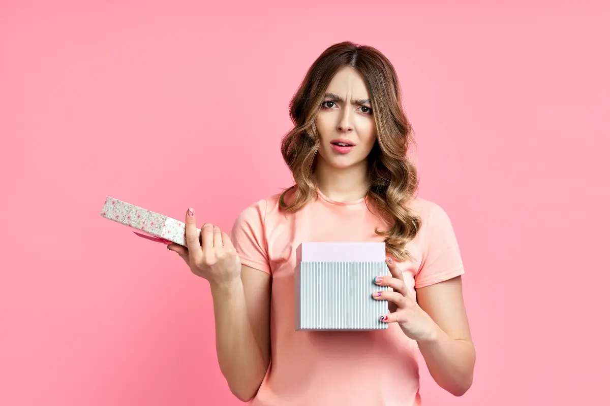Sorprende a tu mamá con un regalo que le encante y evita los clásicos que ella seguramente no quiere con sugerencias de la IA. Foto: Canva