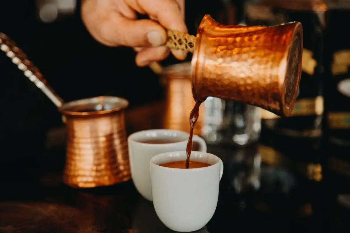 Estas tres cafeterías no solo ofrecen excelentes bebidas y platillos, sino también una experiencia cargada de historia, identidad y sabor regiomontano. Foto: Canva