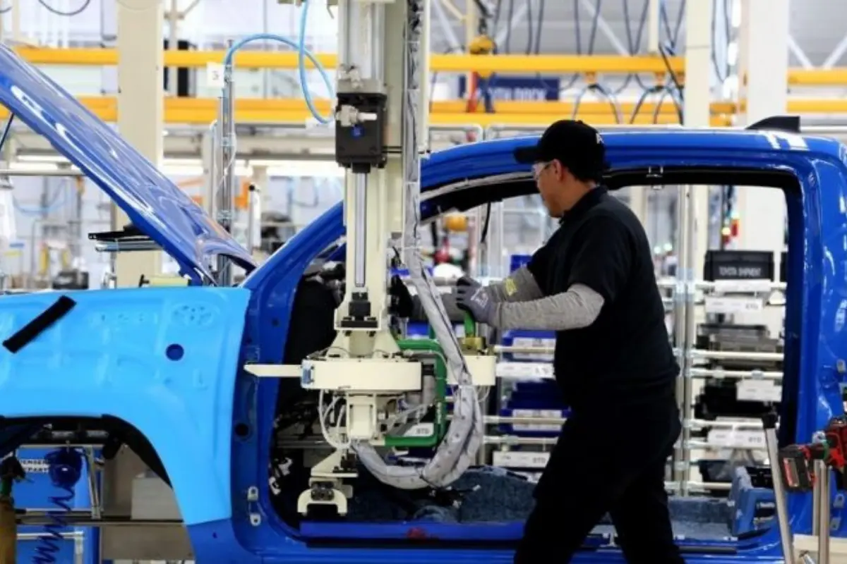 Además del automotriz, el sector aeroespacial también recibiría un impulso por la mejora en las condiciones comerciales. Foto: Gobierno de México