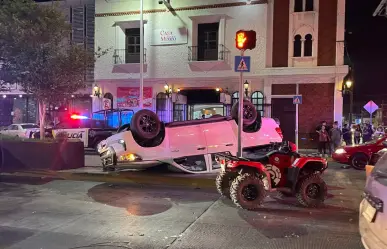 Aparatoso choque en avenida 20 de Noviembre deja 4 lesionados