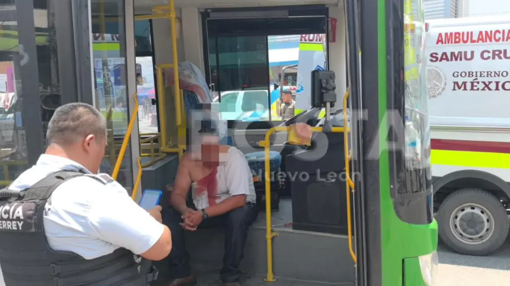 VIDEO| Chofer de ruta urbana es atacado en el centro de Monterrey