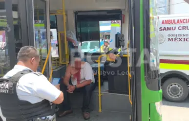 VIDEO| Chofer de ruta urbana es atacado en el centro de Monterrey