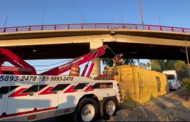 Se desprende caja de tráiler en Tlalnepantla y colapsa circulación por más de siete horas
