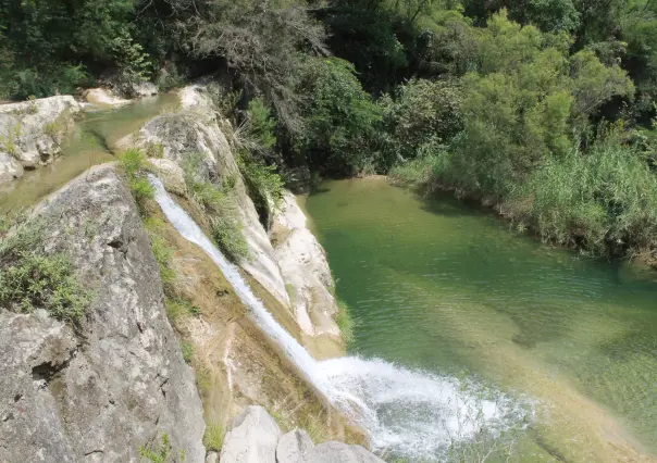 Este río forma 3 cascadas en un rincón del pueblo mágico ideal para un día de campo