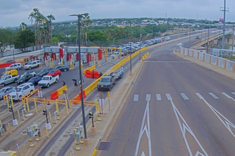 Las filas no son tan largas como en otros días en el puente Juárez - Lincoln | Foto: cámaras