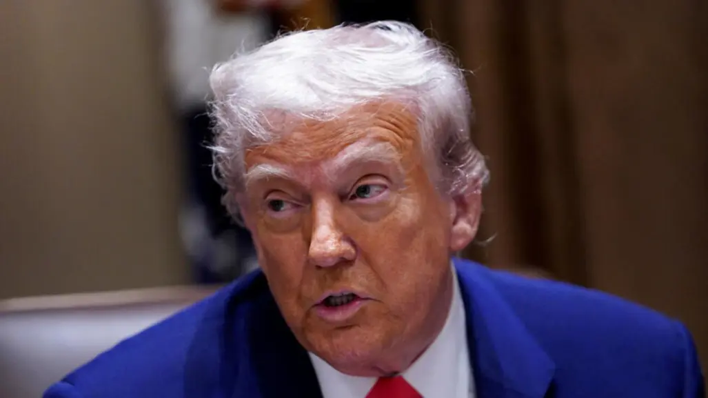 Trump critica a Claudia Sheinbaum por no aceptar ayuda militar para combatir el narco en México