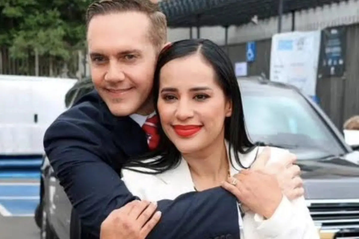 Adrián Rubalcava y Sandra Cuevas. Foto: @Polemista4T |Canva