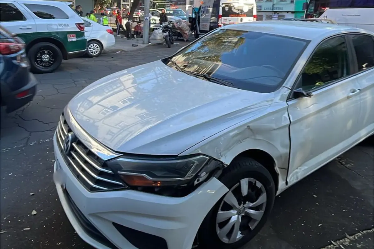 Autoinvolucrado en el choque contra la motocicleta en la alcaldía Cuauhtémoc. Foto: Ramón Ramírez