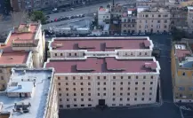 Cardenales se encierran en la Casa Santa Marta previo al Cónclave; no tienen comunicación