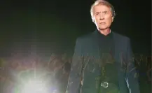 Napoleón prepara gira del adiós