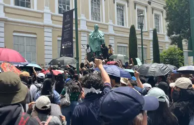 Protesta en la UAEMéx: estudiantes rechazan proceso de elección de rectoría