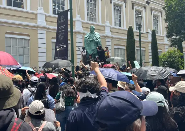 Protesta en la UAEMéx: estudiantes rechazan proceso de elección de rectoría