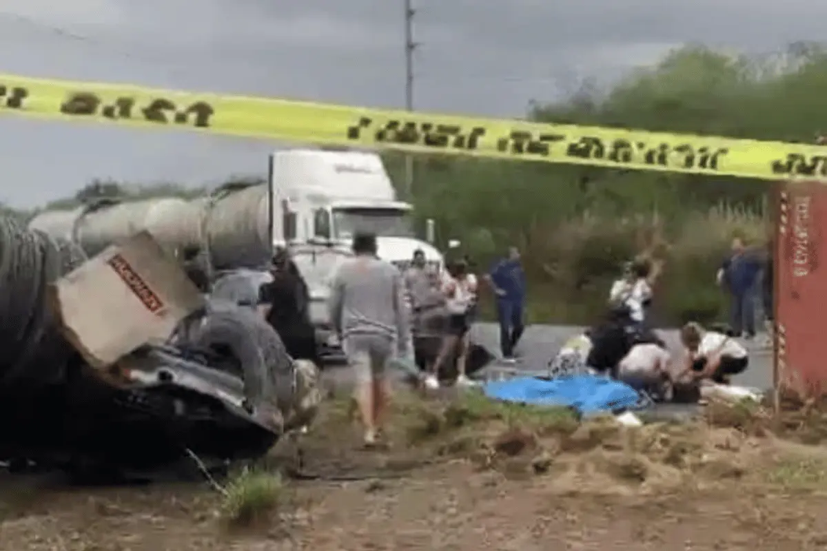 Se trató de Leopoldo Zapata y María del Rosario Padilla, quienes eran residentes del municipio de Montemorelos. A ambos los acompañaban Citlali Padilla, de 22 años e hija de Rosario, y su nieta de 4 años. Foto: Jorge López.