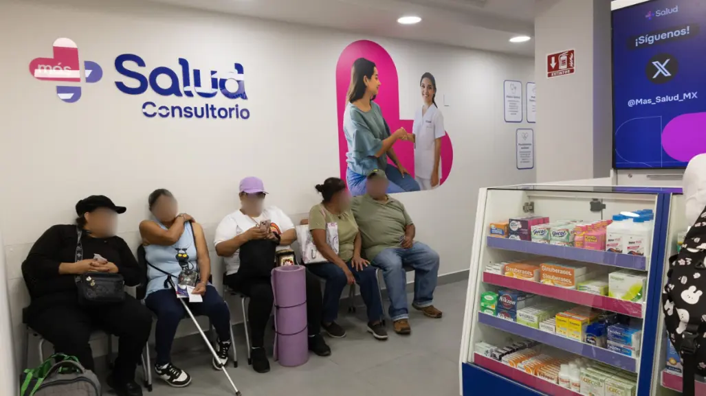 ¡Consultas médicas en abonos! Elektra lanza Más Salud, la nueva competencia de Farmacias Similares