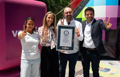 Volaris obtiene Récord Guinness con el dado más grande del mundo