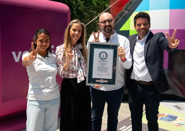 Volaris obtiene Récord Guinness con el dado más grande del mundo
