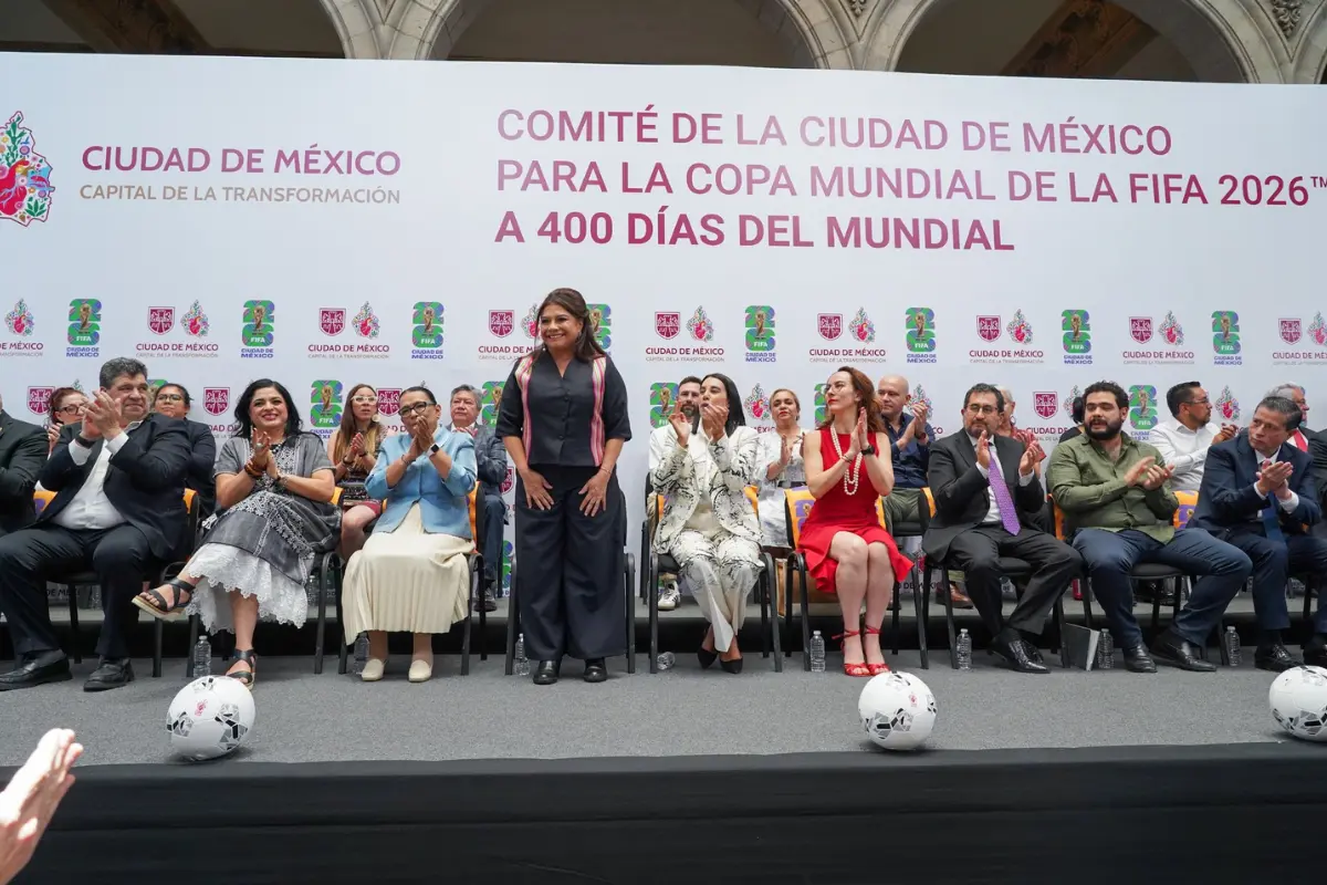 Clara Brugada anunciando obras previas al Mundial 2026. Foto: @ClaraBrugadaM | Canva