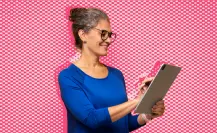 Conecta a mamá a la tecnología con estos regalos electrónicos presentes en Walmart de Nuevo León