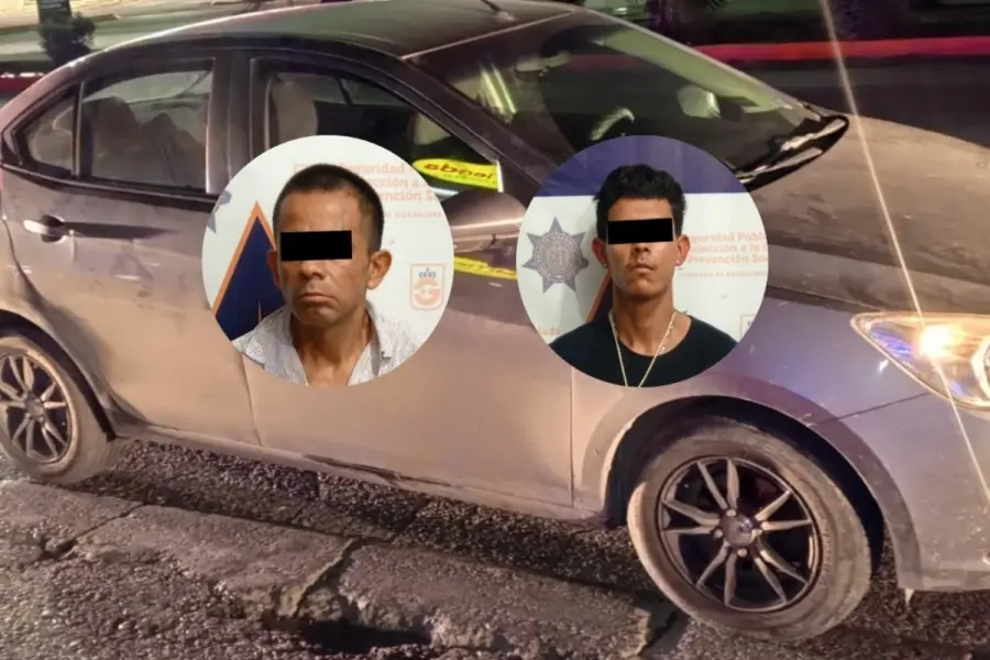 VIDEO | Detienen a 2 hombres tras ser captados en auto robado en Guadalupe