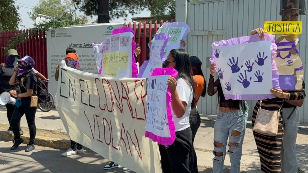 Protestan en Tlalnepantla por presunto abuso sexual en el Conalep Gustavo Baz