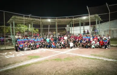 Gobierno de Zuazua reinauguran academia infantil de béisbol con figuras deportivas