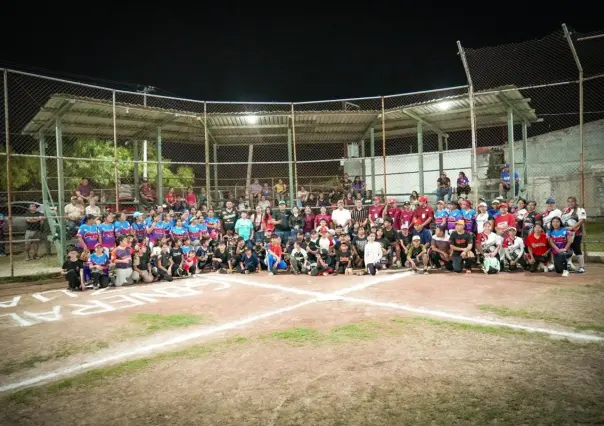 Gobierno de Zuazua reinauguran academia infantil de béisbol con figuras deportivas