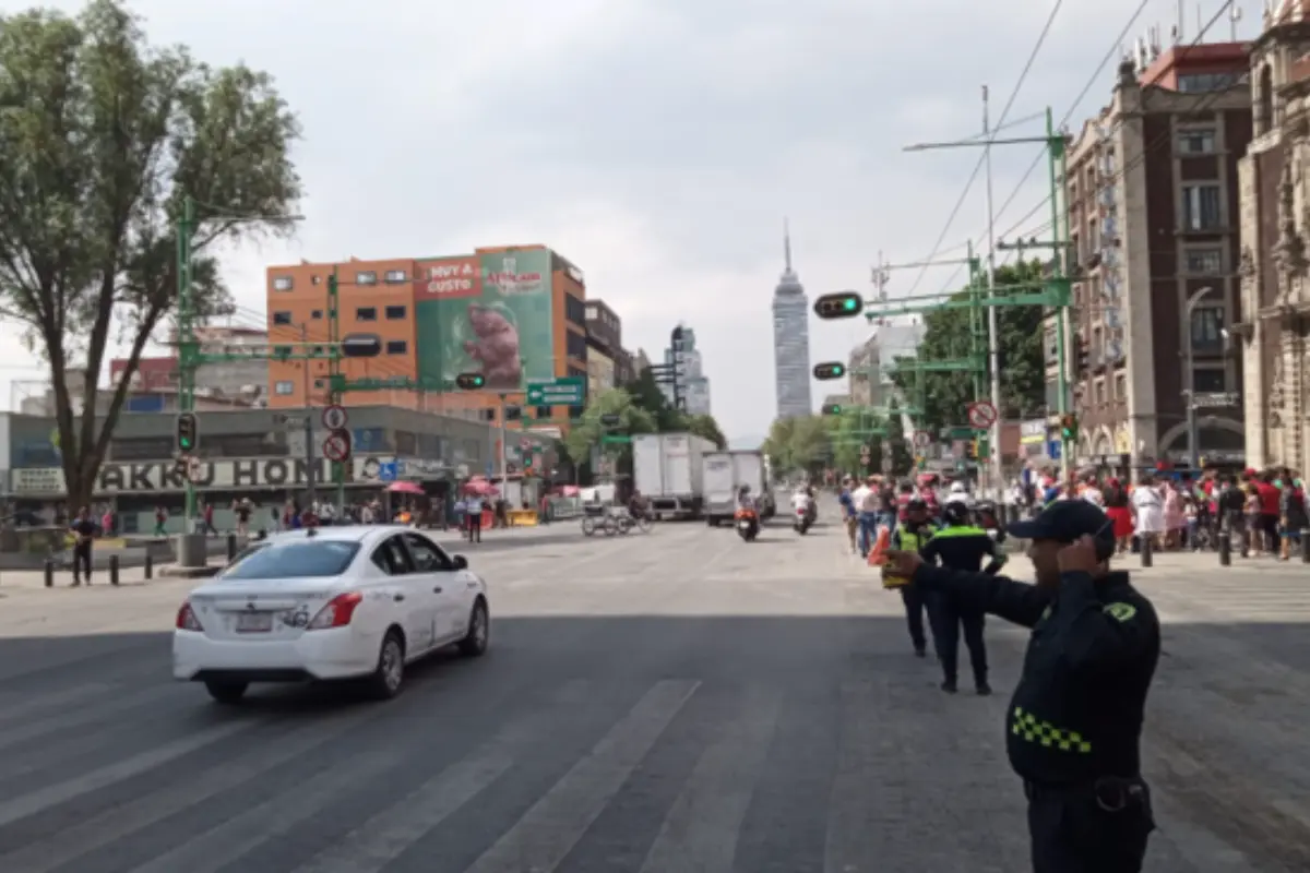 Tráfico en Eje Central Lázaro Cárdenas debido a marchas en el Centro de la CDMX. Foto: X (@OVIALCDMX)