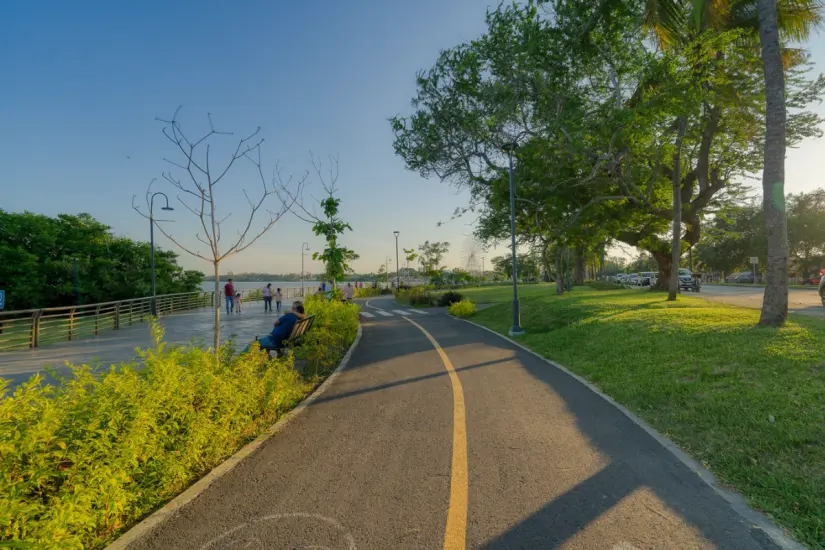 Parque perimetral de la Laguna del Carpintero. Foto: Daniel Espinoza