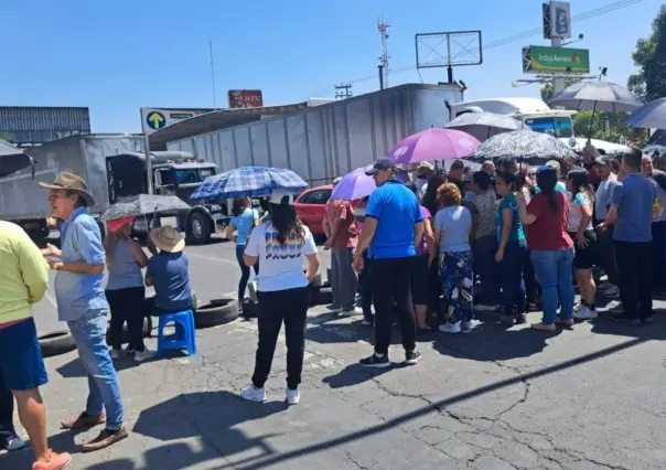 Vecinos de Ecatepec bloquean Vía Morelos por desabasto de agua