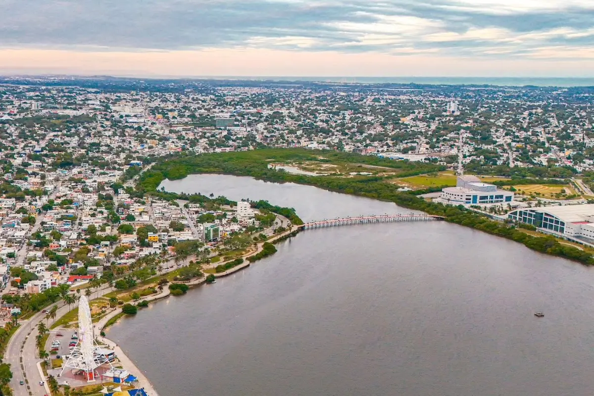 Vista aérea de la Laguna del Carpintero en Tampico. Foto: Axel Hassel