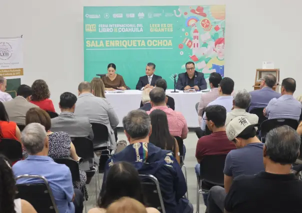 Presentan en la FILC 2025 libro sobre la Constitución reformada de 1852
