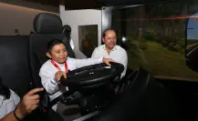 Pequeño Alberto cumple su sueño de ser operador del Va y Ven en Yucatán