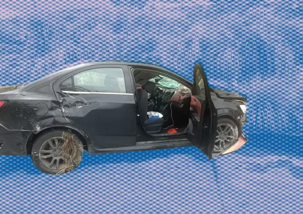 Auto cae al sótano de Plaza Cumbres tras volcadura, hay un lesionado I FOTOS