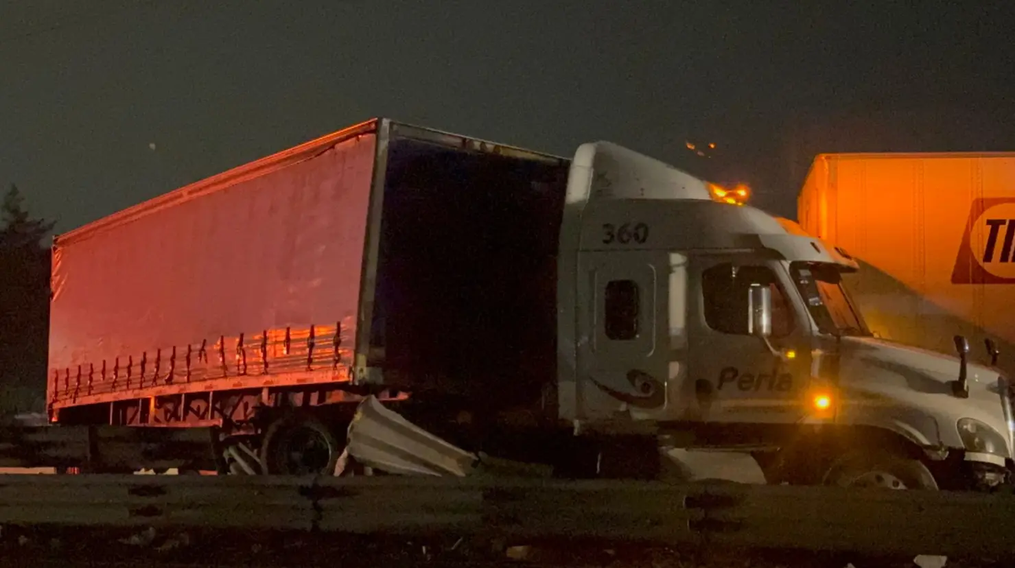 La combinación de lluvia y velocidad causó el accidente. Imagen: Fernando Cruz
