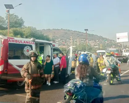 Accidente en autopista México-Pachuca afecta circulación y deja varios lesionados
