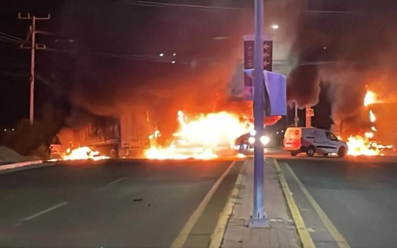 Bloqueo de Culiacán. Foto: X @EuniceRendon)