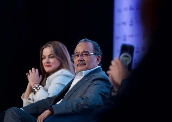 Andrés Mijes destaca a Escobedo en Foro Nacional