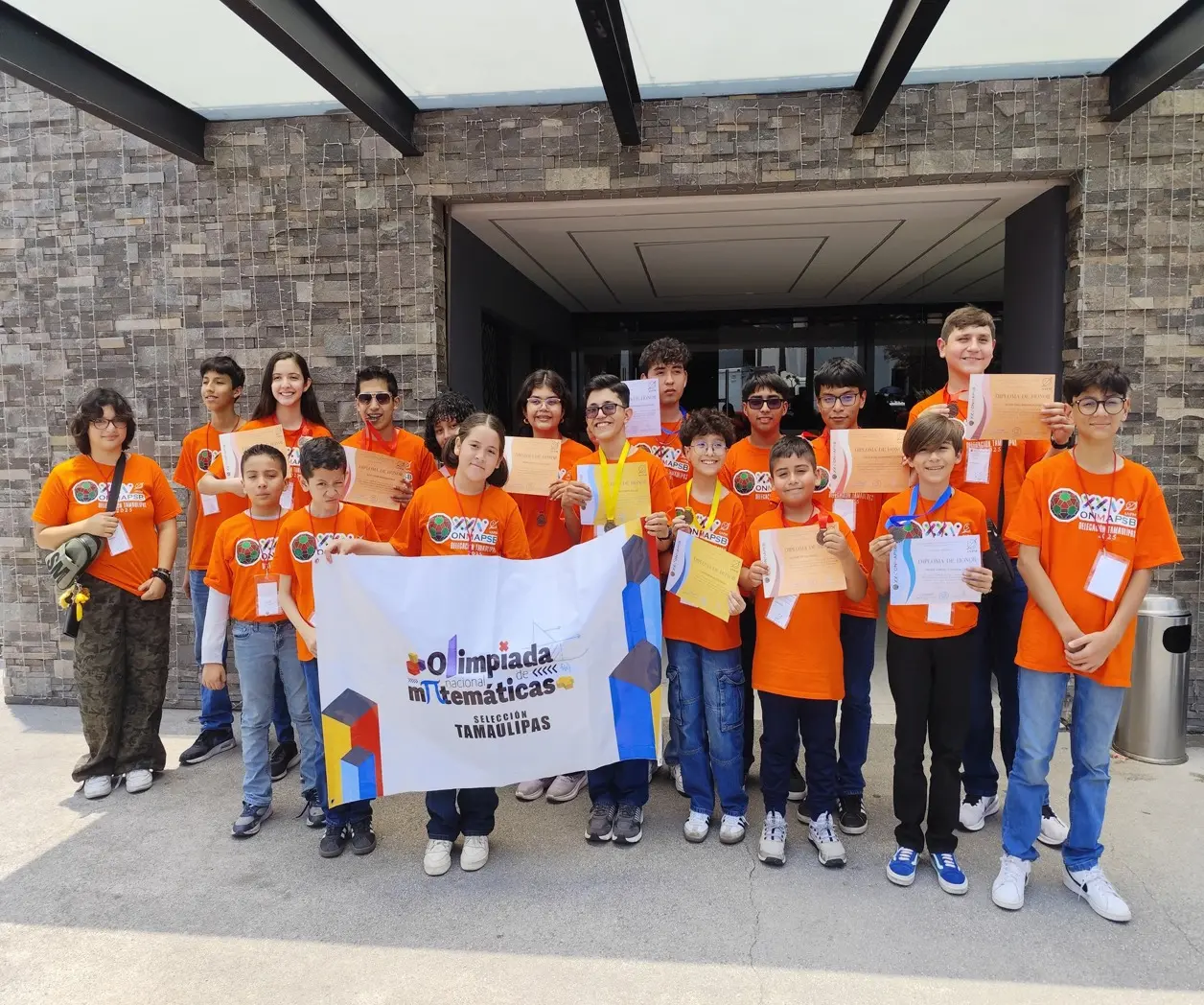 Autoridades educativas y diversos sectores sociales han celebrado el desempeño de la delegación, reconociendo su disciplina, talento y orgullo por representar dignamente al estado. Foto: Facebook Onmaps de Tamaulipas