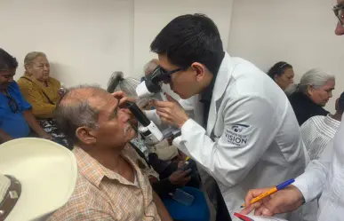Beneficia Christus Muguerza Hospital Vidriera a 48 abuelitos para que recuperen la vista