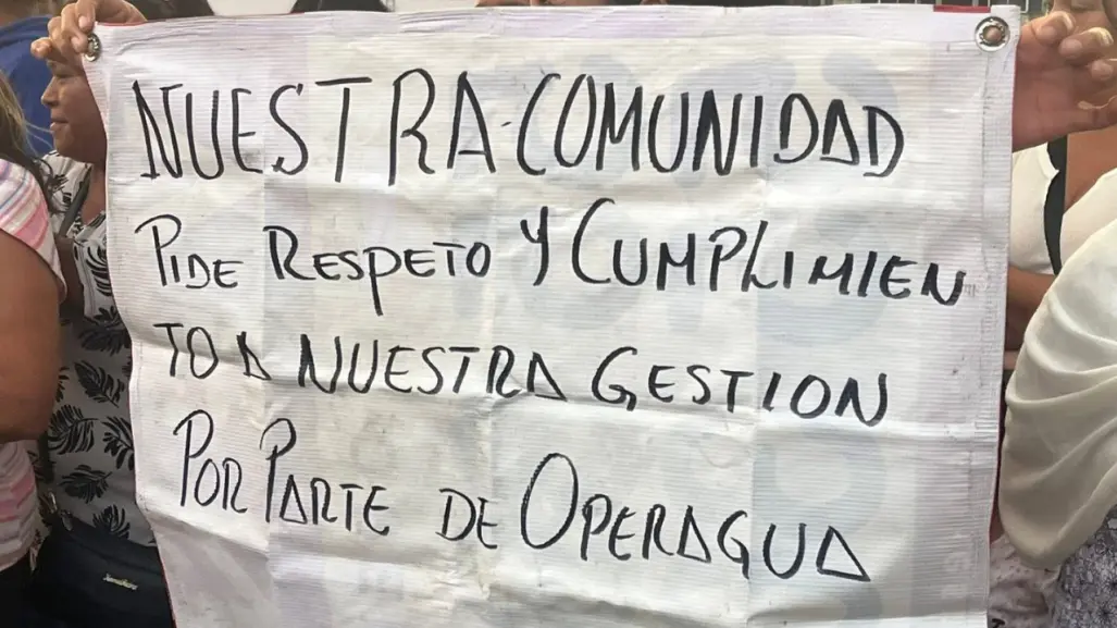 Vecinos de Cuautitlán Izcalli protestan por falta de agua y obras inconclusas