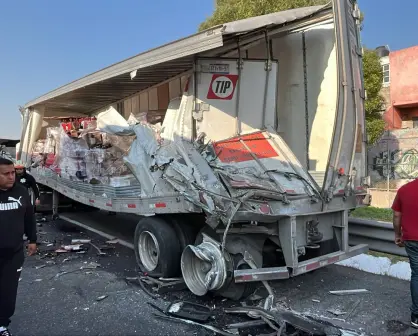 Impactante colisión en Ecatepec: accidente de camión y tráiler deja al menos 10 lesionados